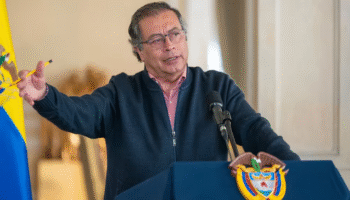 Oposición se despachó, una vez más, contra Gustavo Petro: “Este es el Gobierno del Cambio, pero en reversa”