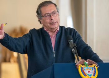 Oposición se despachó, una vez más, contra Gustavo Petro: “Este es el Gobierno del Cambio, pero en reversa”