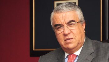 Falsa Motivación y Traición a la Patria