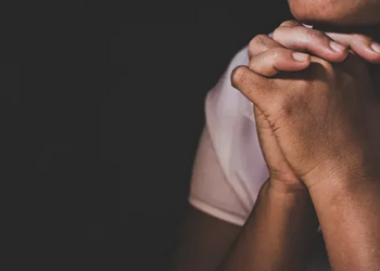 Para “respetar creencias”, Corte obliga a colegio público a eliminar los contenidos católicos