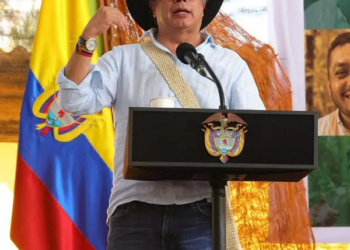 “Se cocina el golpe en Colombia”: sobre Petro se proyecta sombra del pastorcito mentiroso