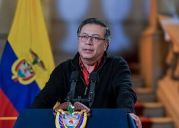 Gustavo Petro convoca movilizaciones: ‘inició un golpe de Estado a la colombiana’