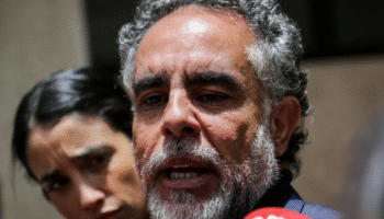 Cancillería formuló cargos a Armando Benedetti por abandono de cargo diplomático
