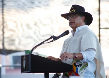 El presidente Gustavo Petro tildó de «tacaños» a quienes no quieren pagar impuestos