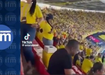 En la previa al partido Colombia vs Argentina hinchas corearon “¡Fuera, Petro!”