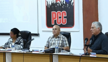 Cada vez menos cubanos desean pertenecer al PCC