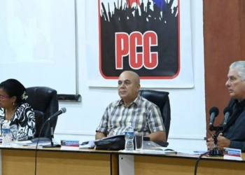 Cada vez menos cubanos desean pertenecer al PCC