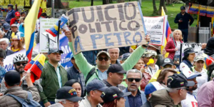 ¿Se está preparando Petro para enfrentar su destitución?