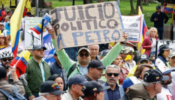 ¿Se está preparando Petro para enfrentar su destitución?