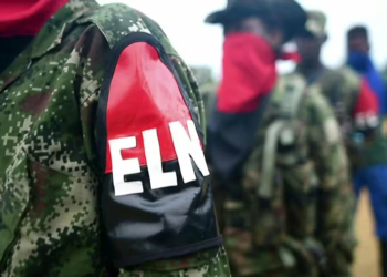 Guerrilleros del ELN se pasearon por calles de Santa Rosa, Cauca, lanzando amenazas: hasta hubo reunión en Parque Principal