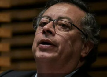 “Eso no alegra”: a Petro no le gustó el hallazgo de gas y lo ponen a cocinar con leña