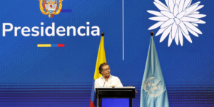 Para atrás, como el cangrejo