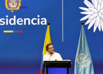 Para atrás, como el cangrejo