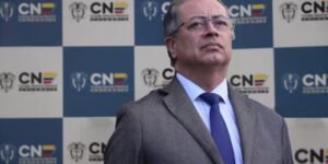 Petro: «Si van a tumbarnos del poder, vamos por el poder!»