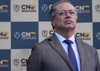 Petro: «Si van a tumbarnos del poder, vamos por el poder!»