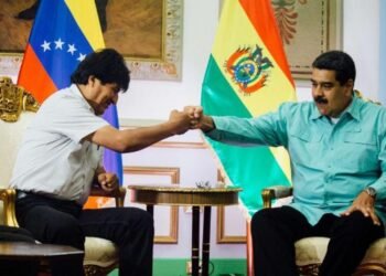 Titiriteros del caos, la violencia y la pobreza