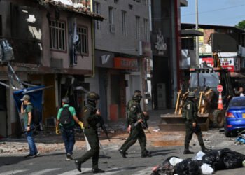 Ataque con explosivos en Colombia deja nueve militares heridos, tres de ellos de gravedad