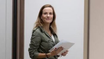 Isabel Pérez Moñino (VOX): «Pedro Sánchez es el número uno de la mafia, todos los caminos llevan a él»