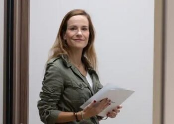 Isabel Pérez Moñino (VOX): «Pedro Sánchez es el número uno de la mafia, todos los caminos llevan a él»