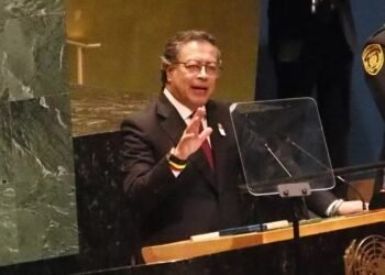 Petro, cuestionado por gastar más de 380.000 euros en medir su popularidad en Colombia