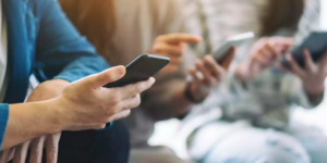 El celular, el ‘arma’ más temida por los políticos corruptos y periodistas ensobrados