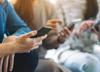 El celular, el ‘arma’ más temida por los políticos corruptos y periodistas ensobrados