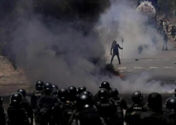 Partidarios del expresidente Evo Morales retienen a al menos 200 militares