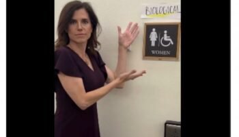 EE.UU. La cordura vuelve con Trump: los republicanos prohibirán a hombres transexuados usar baños femeninos