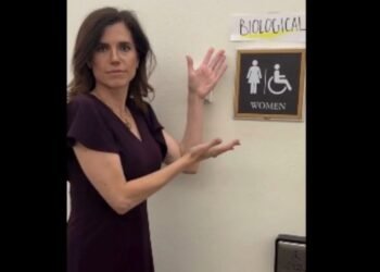 EE.UU. La cordura vuelve con Trump: los republicanos prohibirán a hombres transexuados usar baños femeninos