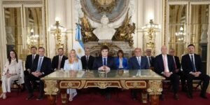 Milei asegura que «la recesión terminó» en Argentina y anuncia que en 2025 bajará el 90% de los impuestos