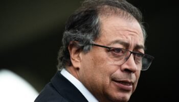 Petro mantiene la obsesión contra los combustibles fósiles mientras los colombianos están preocupados por sus problemas reales