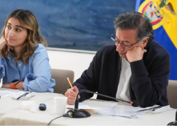 Presupuesto 2025: Petro sacrifica inversión por más burocracia