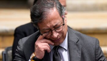 Ocho párrafos escribe Petro para defender a Daniel Mendoza, de nuevo