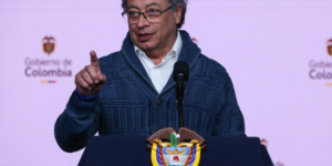 Admiten demanda contra el Presidente por violación a libertad de expresión y de prensa