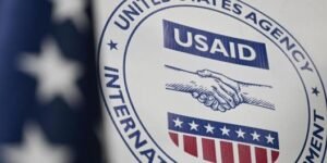 Trump suspende la financiación a entidades clave de la implementación del acuerdo de paz: ¿qué está en juego?