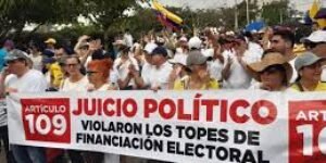 Exigen juicio político en contra de Petro: instalaron pendones en puente de Bogotá y hay asamblea permanente