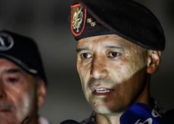 Inconformidad en la cúpula militar por el nombramiento del general (r) Pedro Sánchez como ministro de Defensa: “Es un dardo directo al corazón lo que hizo el presidente”