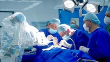 Quejas en el sistema de salud se dispararon tras intervención del Gobierno Petro a las EPS: fueron casi 2 millones en 2024, según Acemi