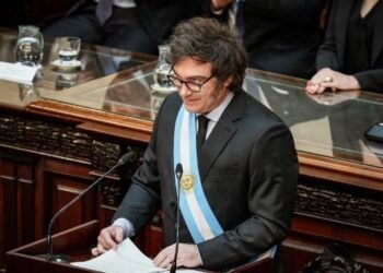 Milei dispara la economía de Argentina: crece un 4,7% en el primer trimestre de 2025