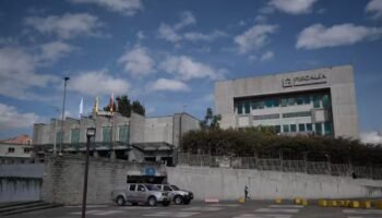 Fiscalía pide investigar a 28 congresistas por presunto caso de corrupción en Invías
