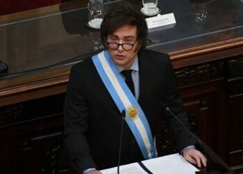 Nuevo ‘milagro’ de Milei: reduce la deuda del 99,5% al 45% del PIB