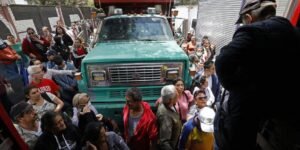 Gobierno sube el diésel y desata la furia del gremio camionero: acusan a Petro de romper su promesa de no más alzas