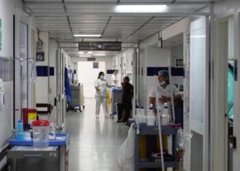 Déficit del sistema de salud en Colombia supera los $19,8 billones en tres años