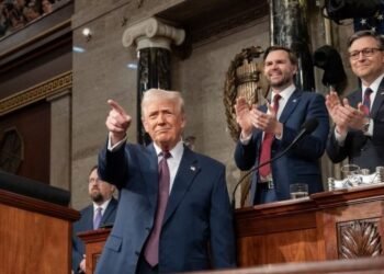 El presidente Trump alcanza su mayor grado de popularidad. Los demócratas se desploman