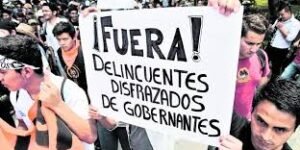 La consulta popular, la rebelión contra el poder legislativo y la crisis de la democracia