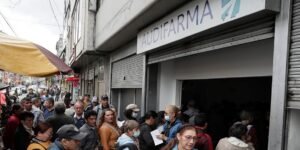 Escasez de medicamentos agrava crisis de la salud pública generada por Petro