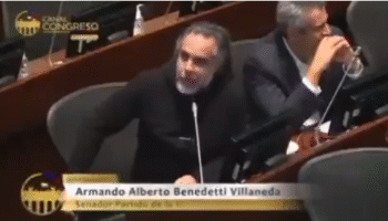 Benedetti Cantándole la tabla a Petro cuando ambos eran Senadores. Véase visto.