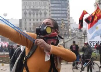 El Manual del Golpe Blando: estrategias para la desestabilización