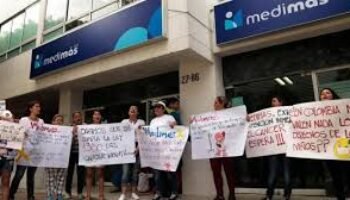 Las crisis de Petro
