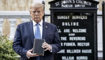 Trump celebra la resurrección de Cristo y reivindica la cristiandad de EEUU: «Es una nación de creyentes. Necesitamos a Dios. Queremos a Dios»
